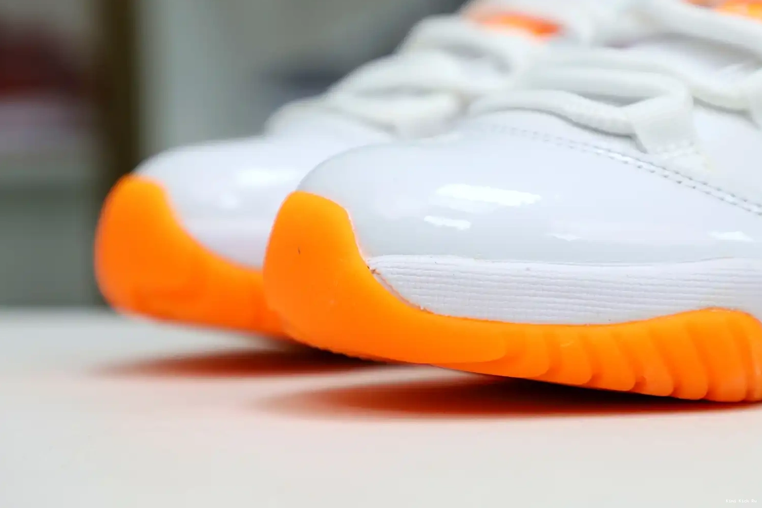 'BRIGHT WMNS Kimikick AIR 11 CITRUS' RETRO LOW JORDAN 0404